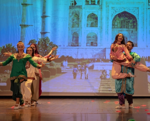 dans indian Trupa The Sky Iasi