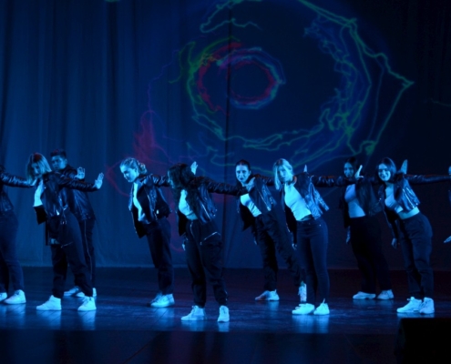dans modern Trupa The Sky Iasi (9) dans modern Trupa The Sky Iasi