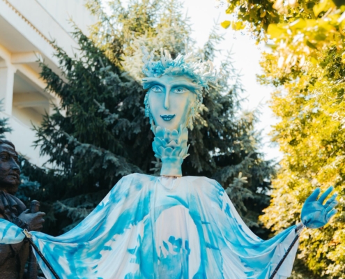Papusi uriase Trupa The Sky Iasi