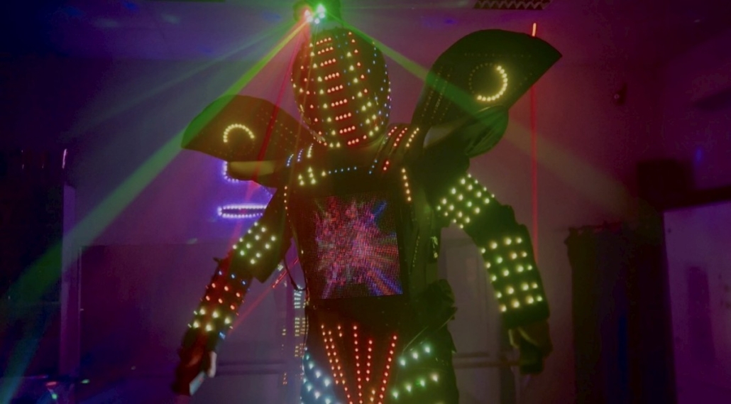 Robot LED pe catalige Trupa The Sky Iasi