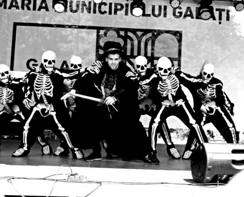 Momente artistice Halloween Trupa The Sky Iasi (16) Momente artistice Halloween Trupa The Sky Iasi
