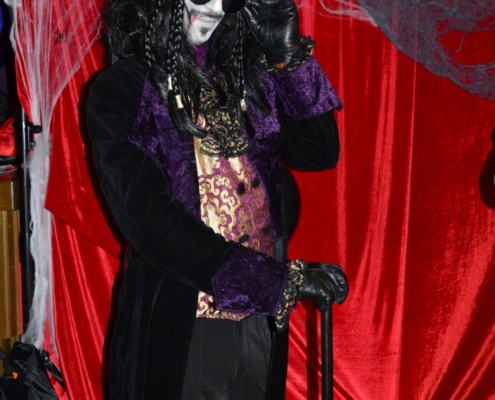 Momente artistice Halloween Trupa The Sky Iasi (2) Momente artistice Halloween Trupa The Sky Iasi