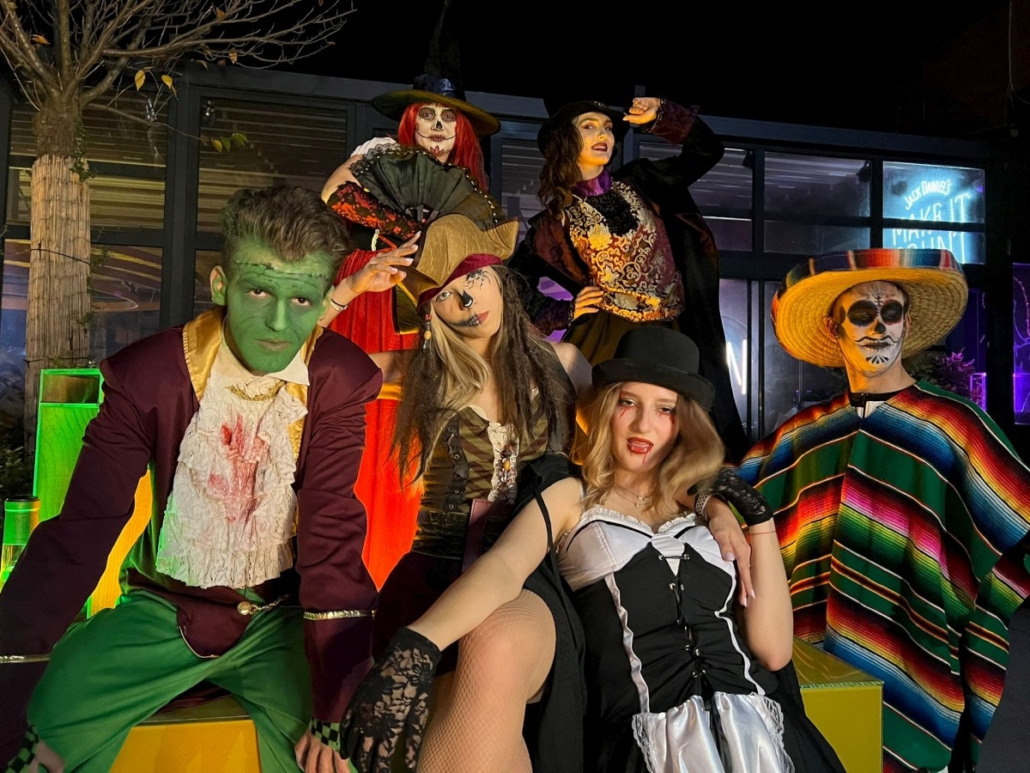 Momente artistice Halloween Trupa The Sky Iasi (23) Momente artistice Halloween Trupa The Sky Iasi